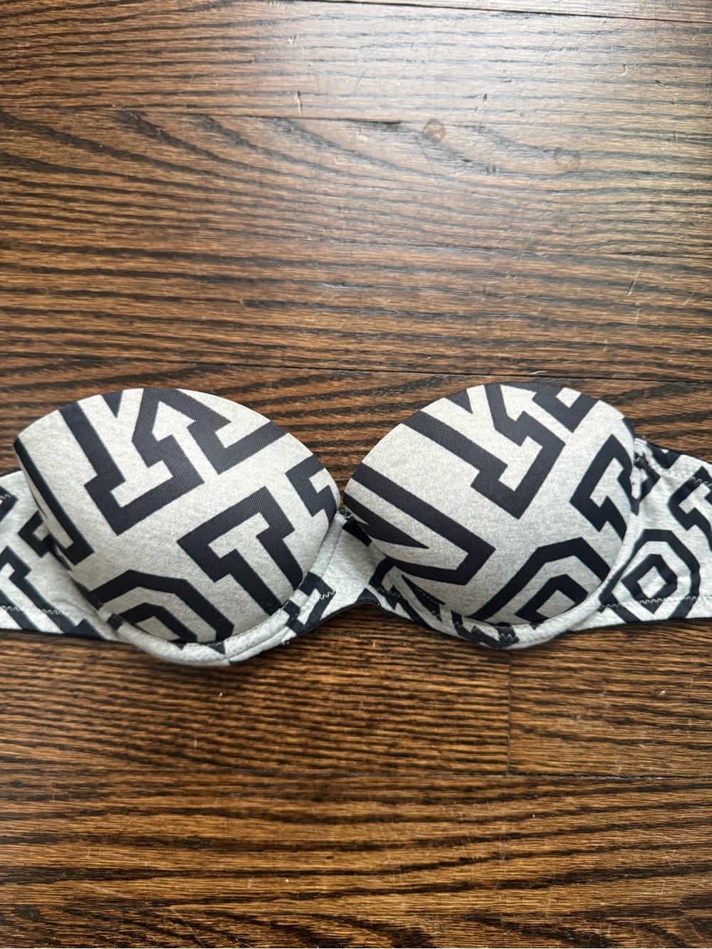 2017 PINK Victoria's Secret Black and White Push-Up Bra